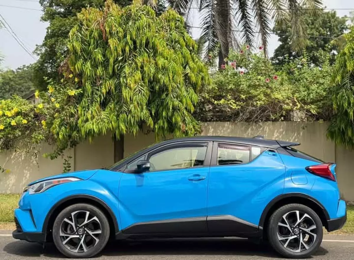 Toyota C-HR   - 2019