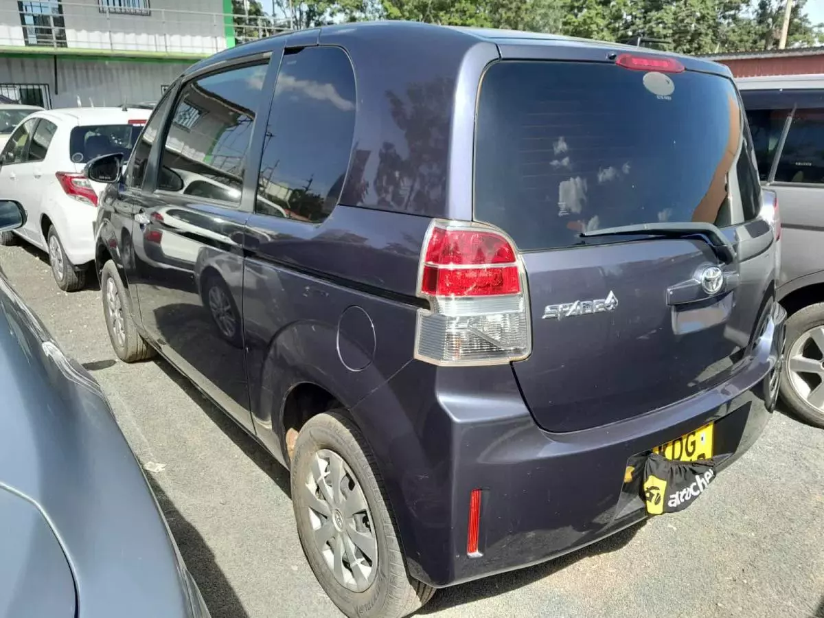 Toyota Spade  - 2014