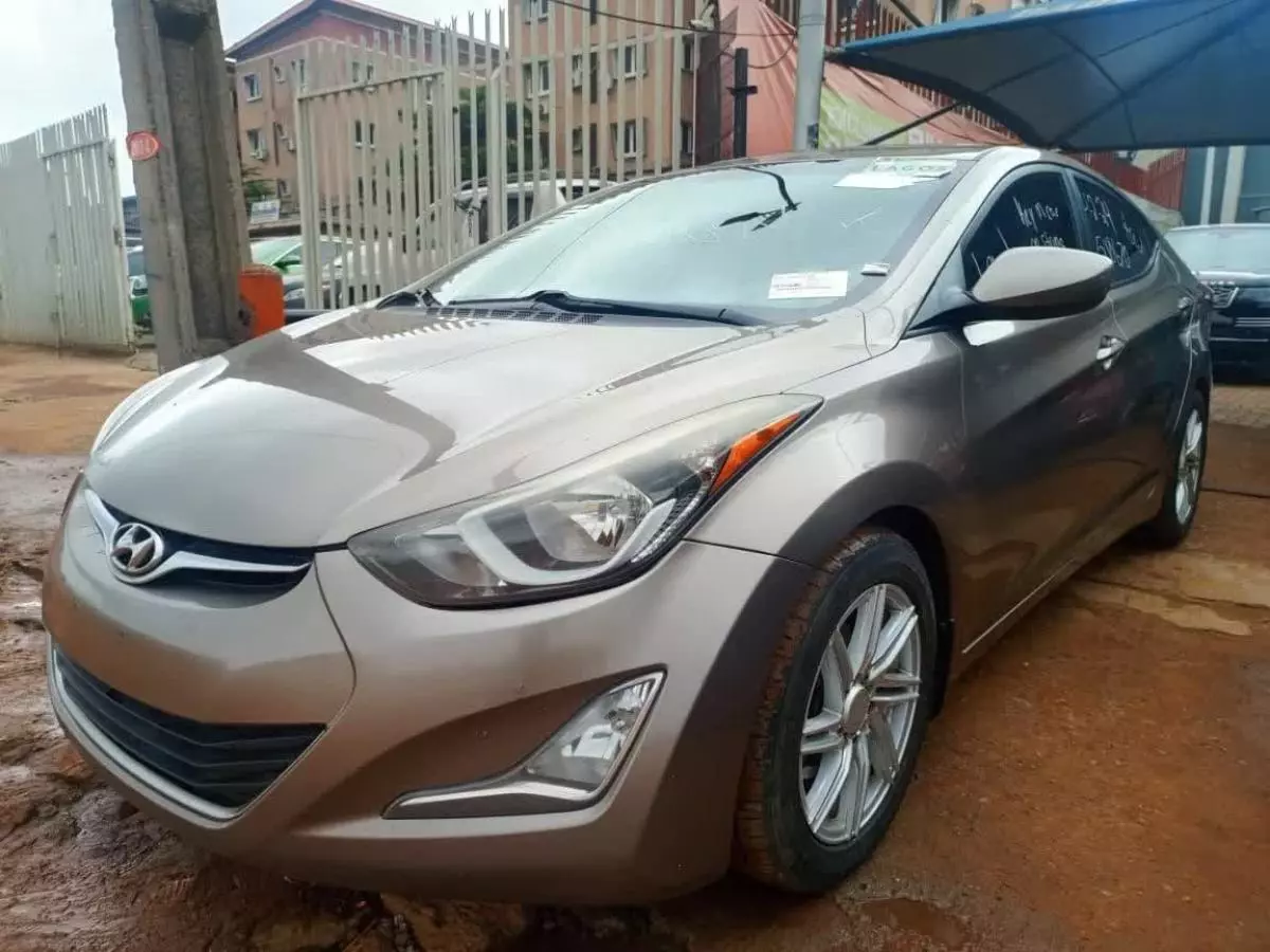 Hyundai Elantra   - 2014