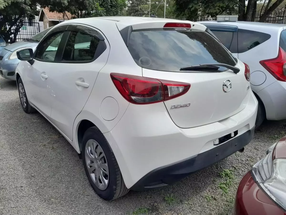 Mazda Demio    - 2016