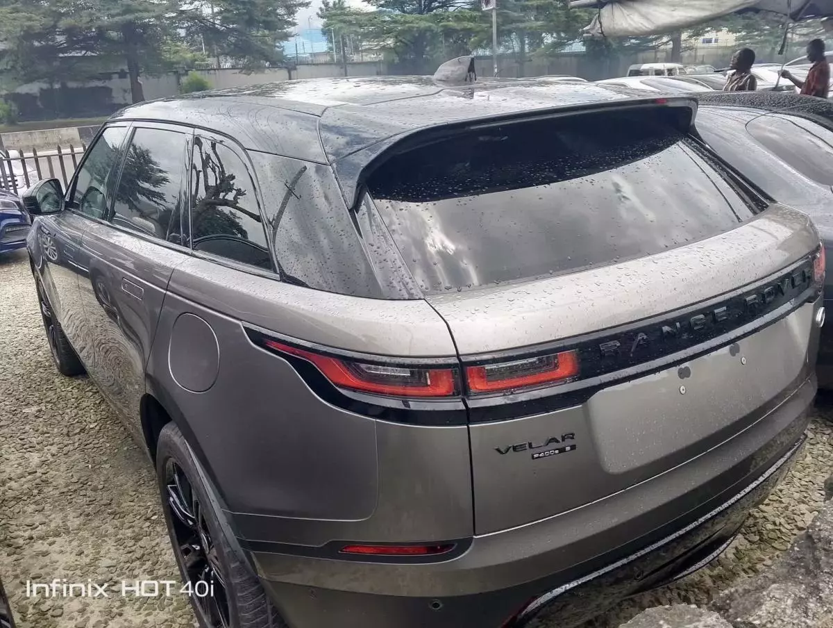 Land Rover Range Rover Velar   - 2022