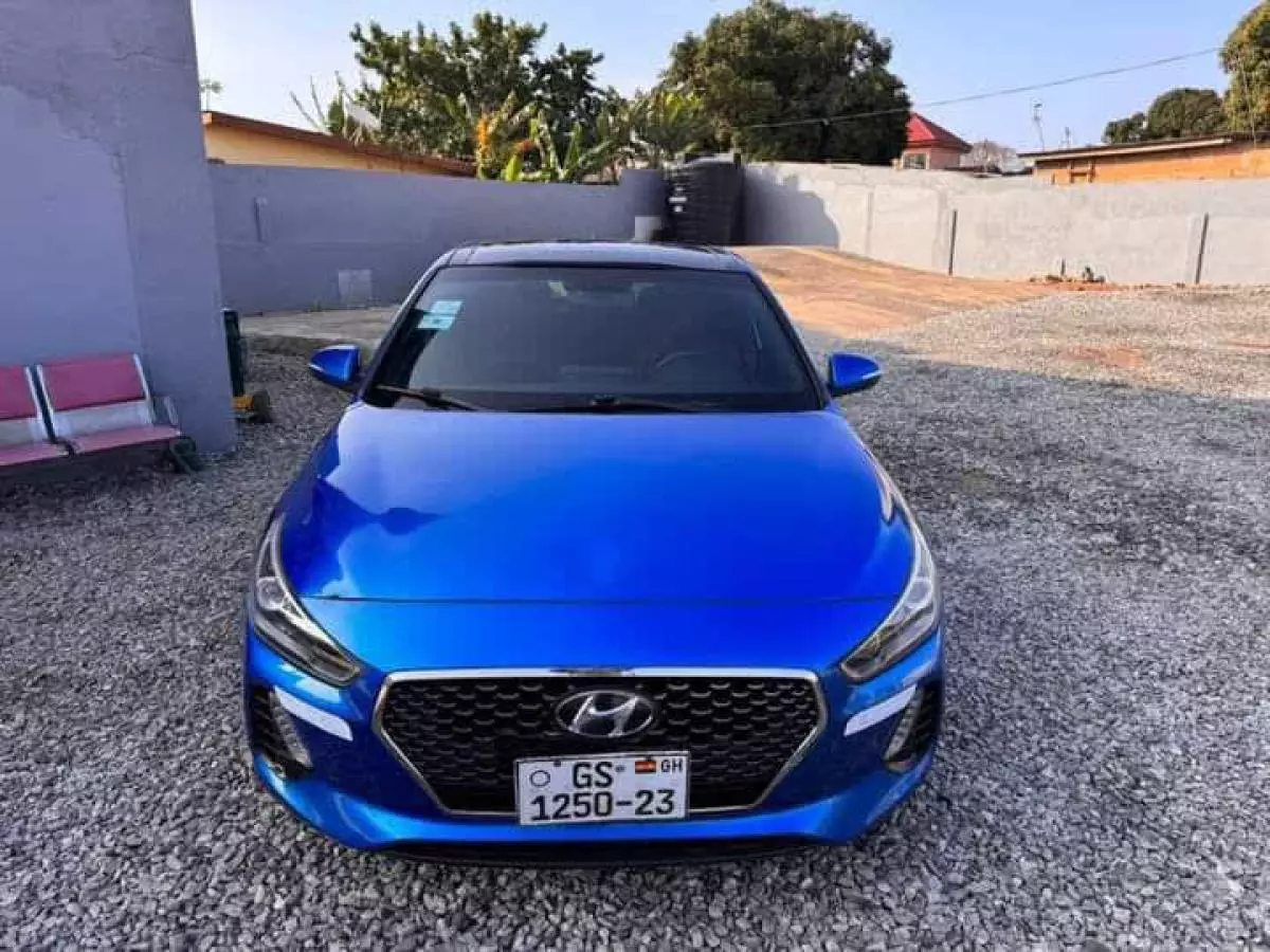 Hyundai Elantra   - 2018