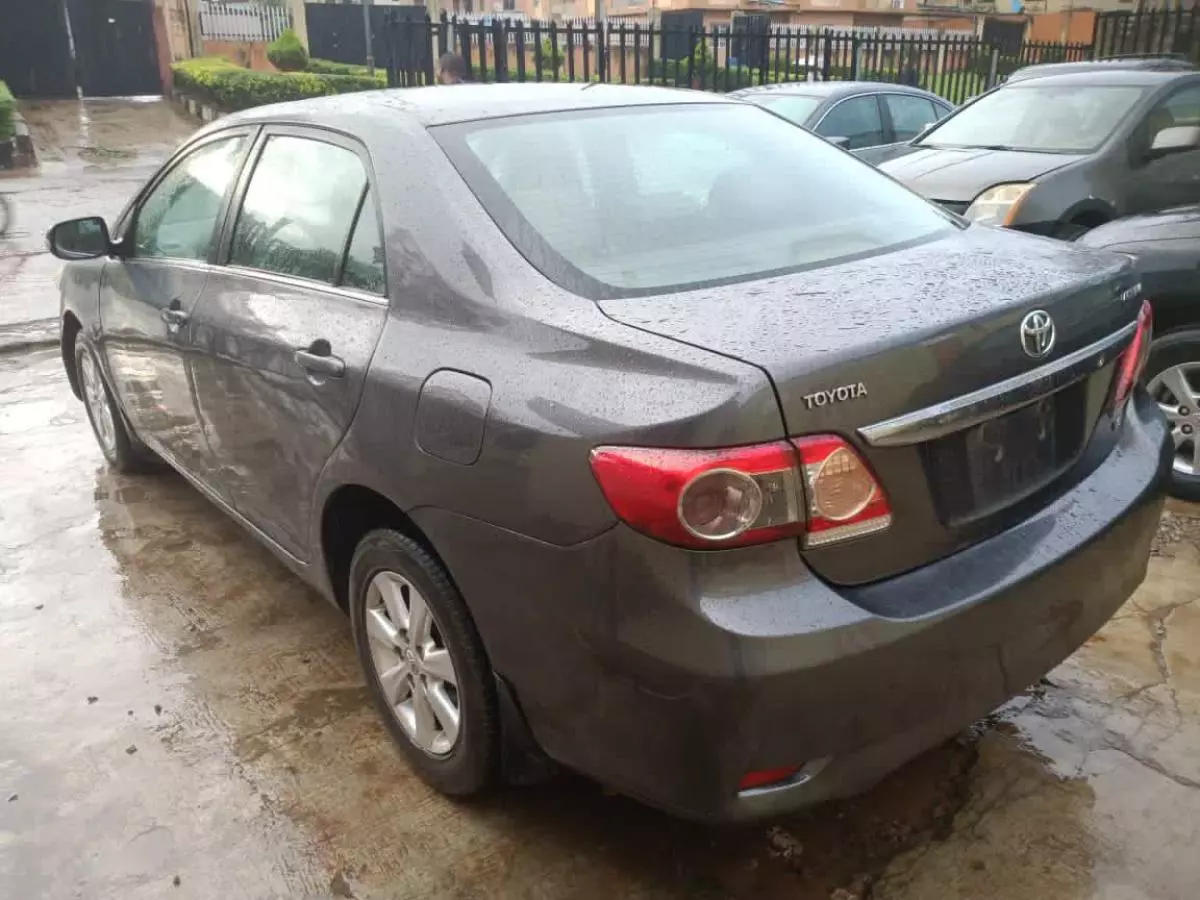 Toyota Corolla   - 2011