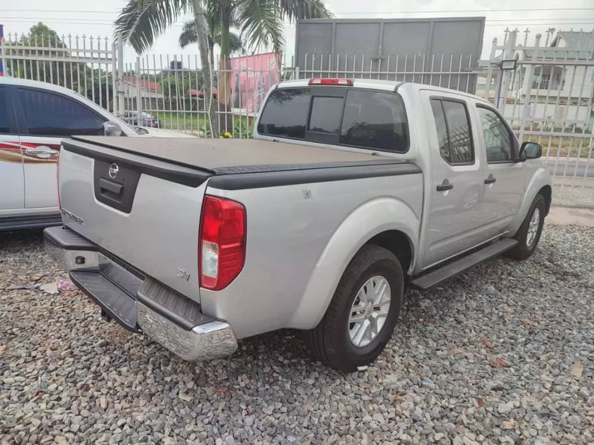 Nissan Frontier   - 2014