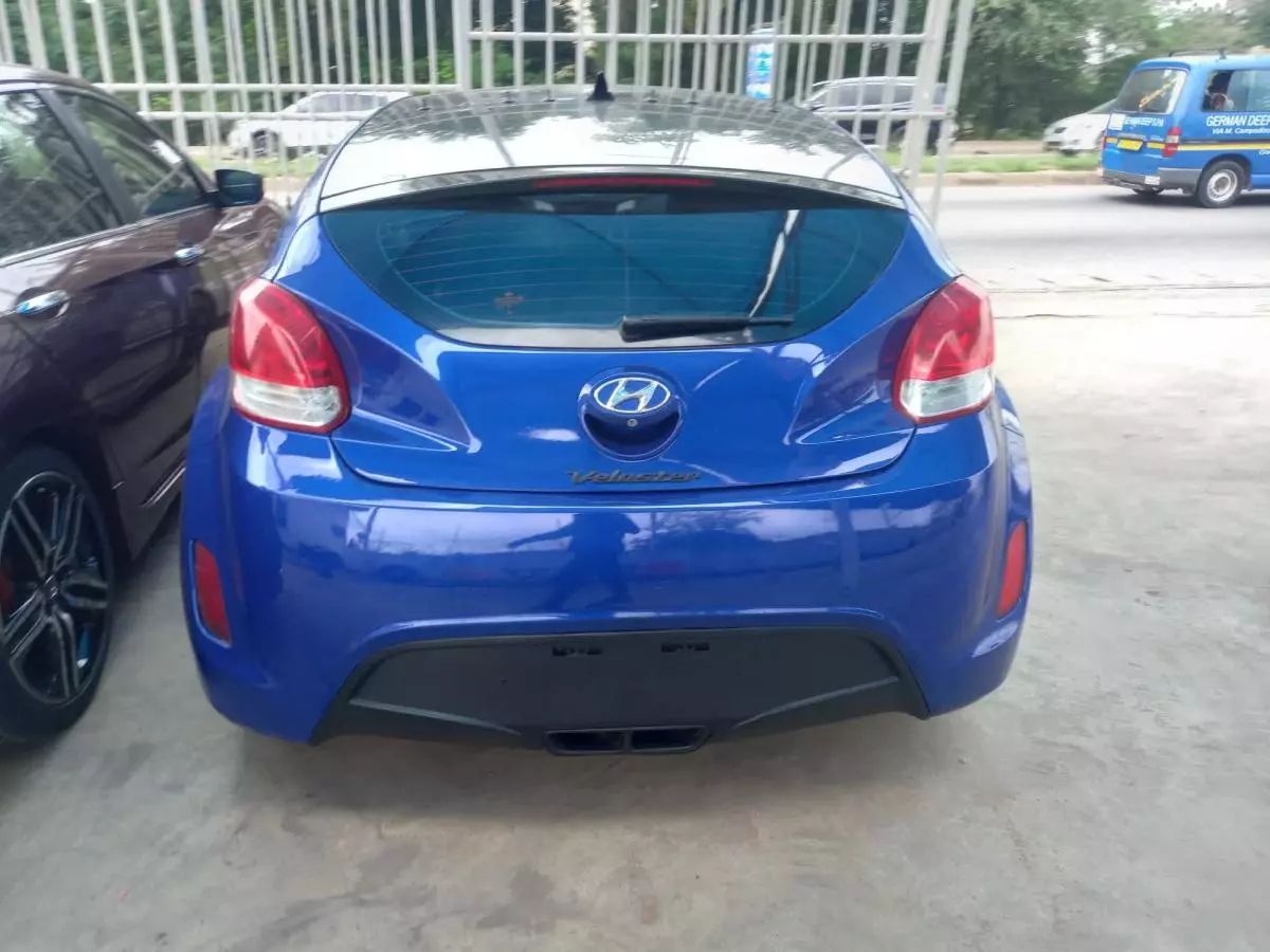 Hyundai Veloster   - 2012