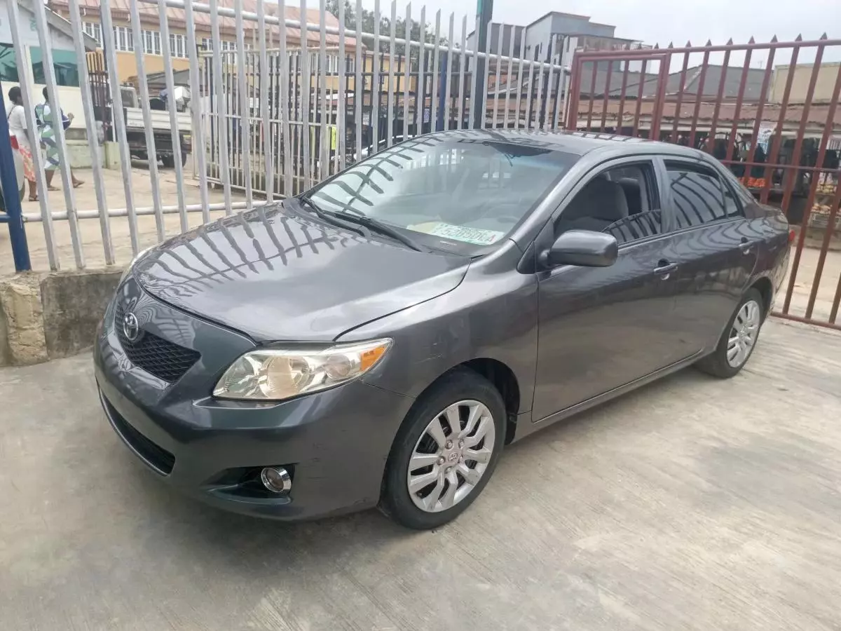 Toyota Corolla   - 2009