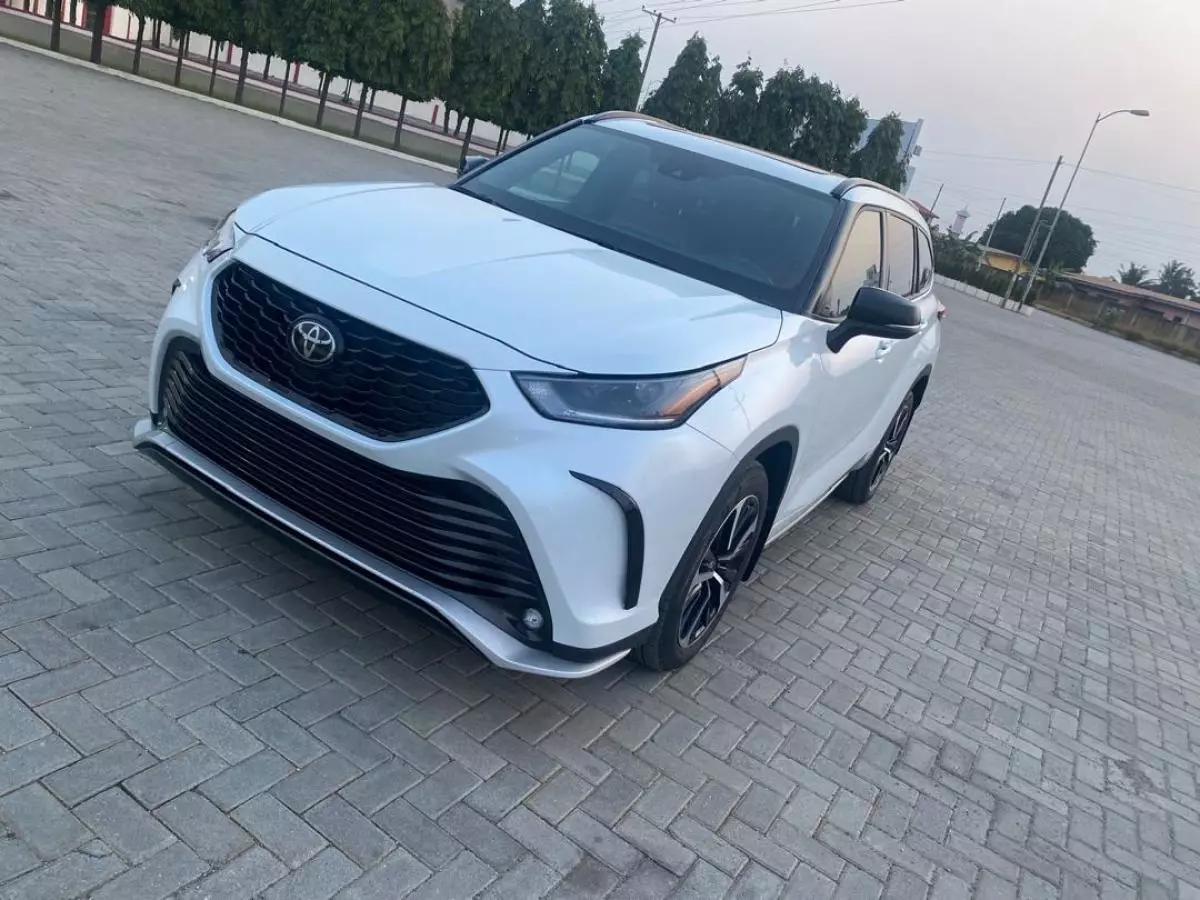 Toyota Highlander   - 2022