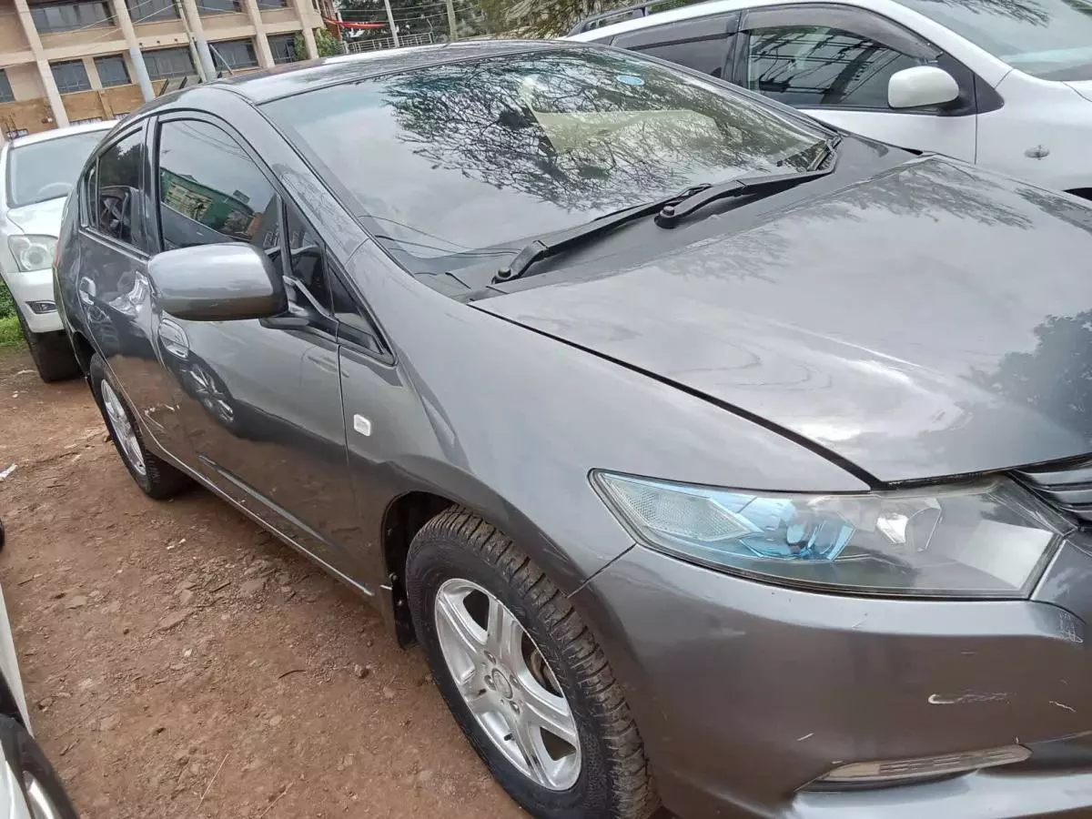 Honda Insight   - 2010