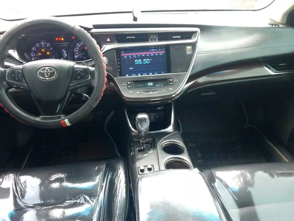 Toyota Avalon   - 2013