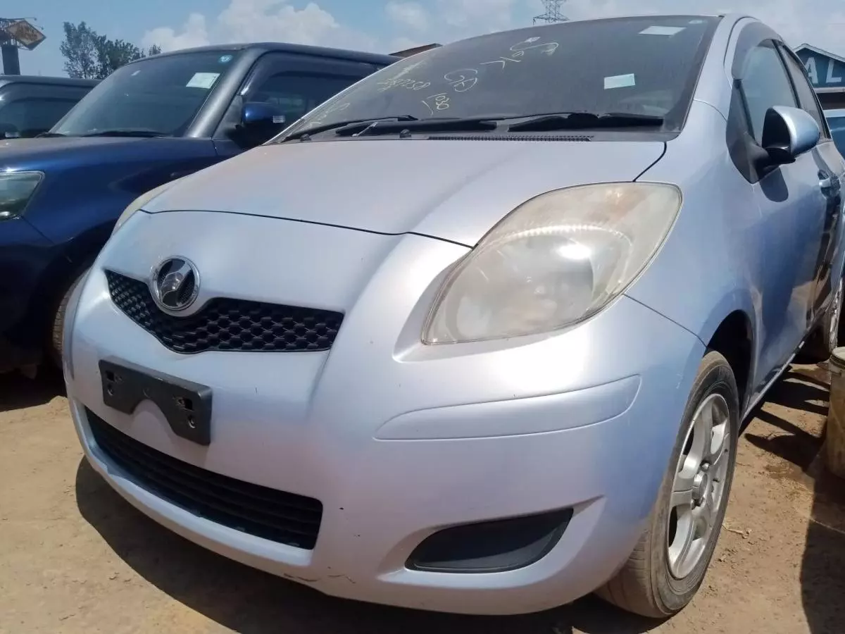 Toyota Vitz   - 2009