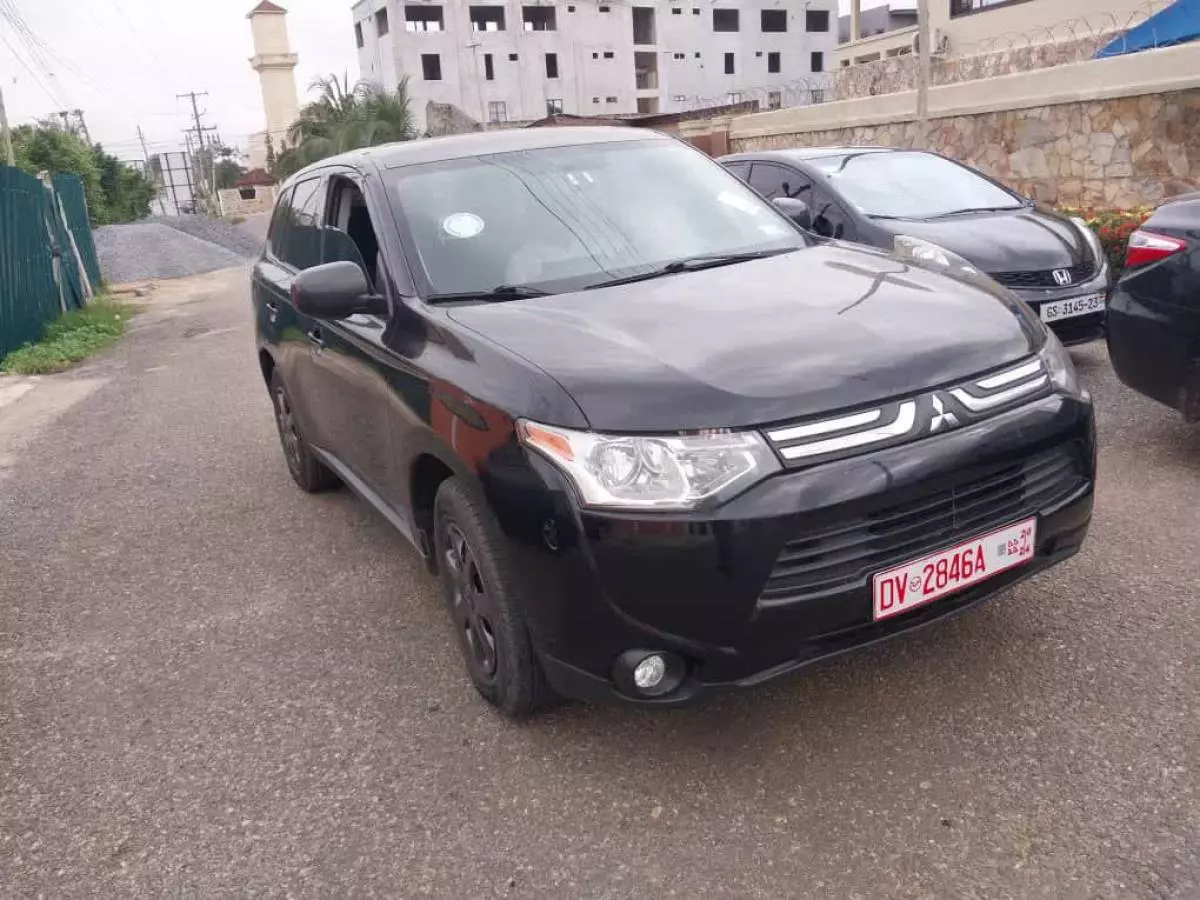 Mitsubishi OUTLANDER   - 2014