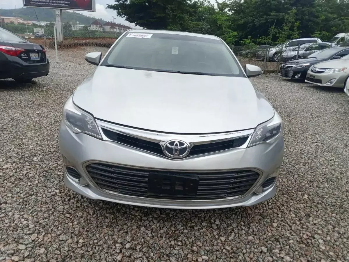 Toyota Avalon   - 2013