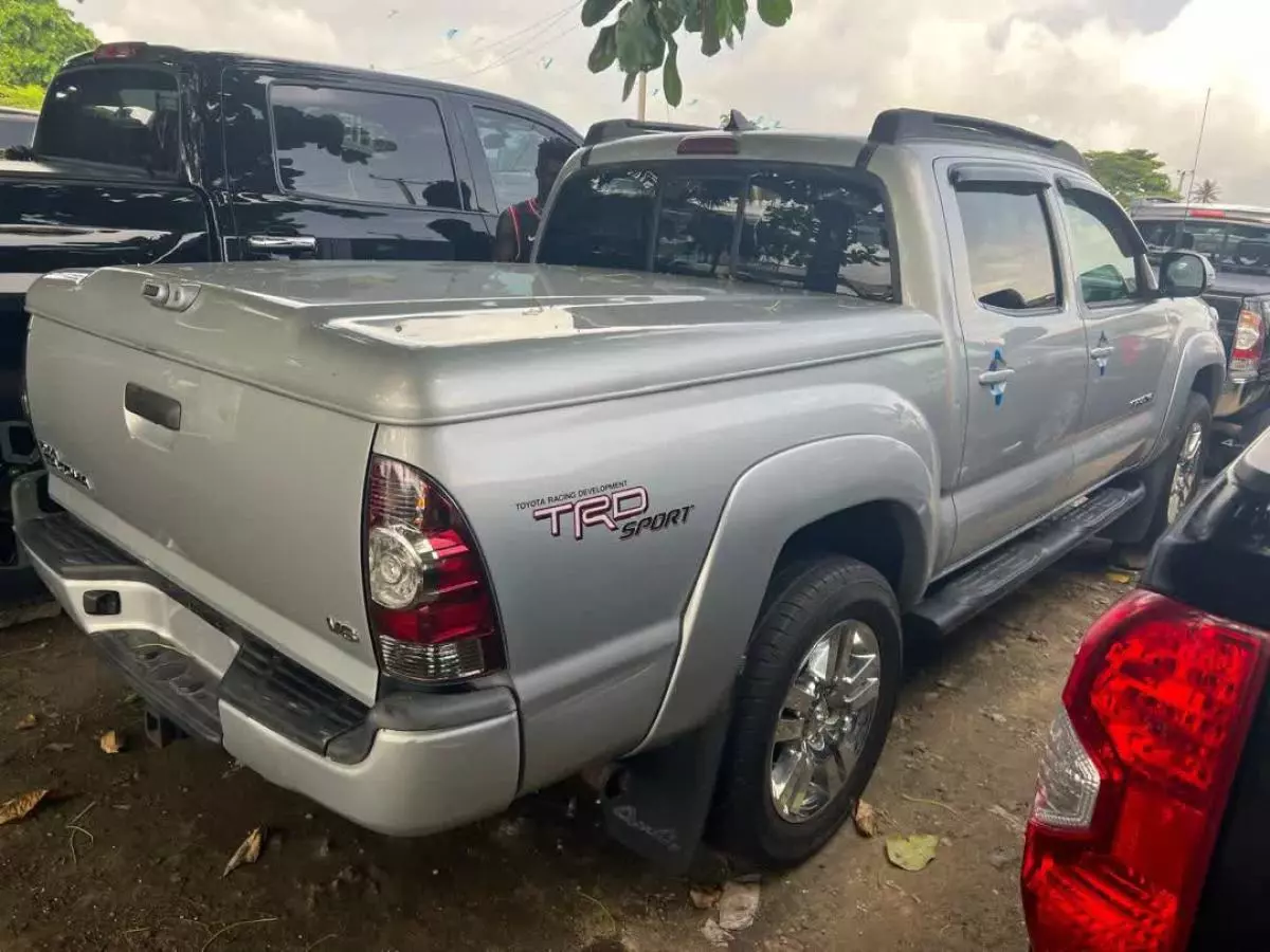 Toyota Tacoma   - 2012