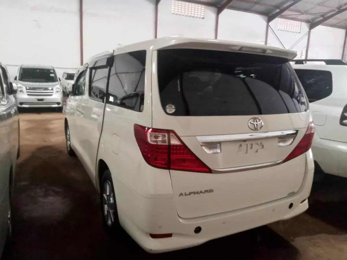 Toyota Alphard   - 2009