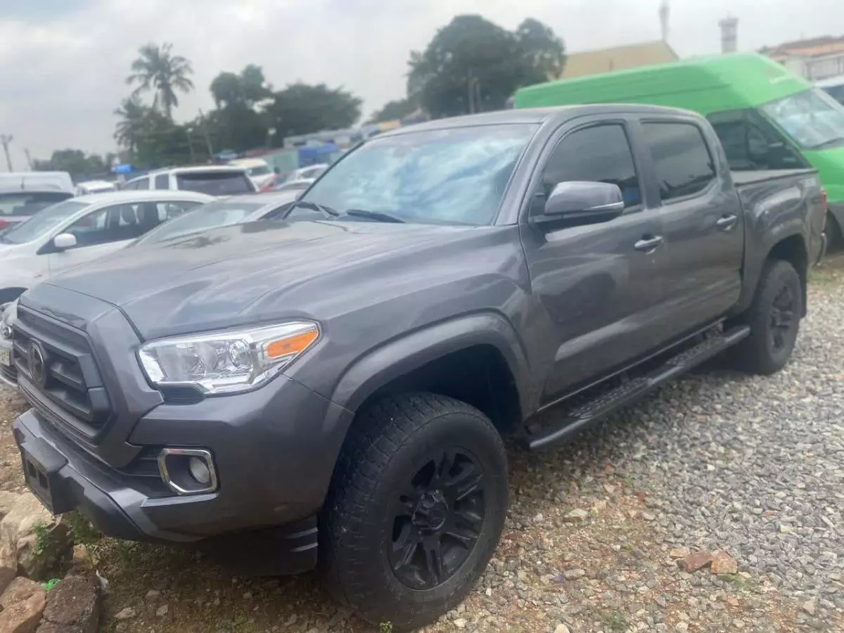 Toyota Tacoma   - 2021