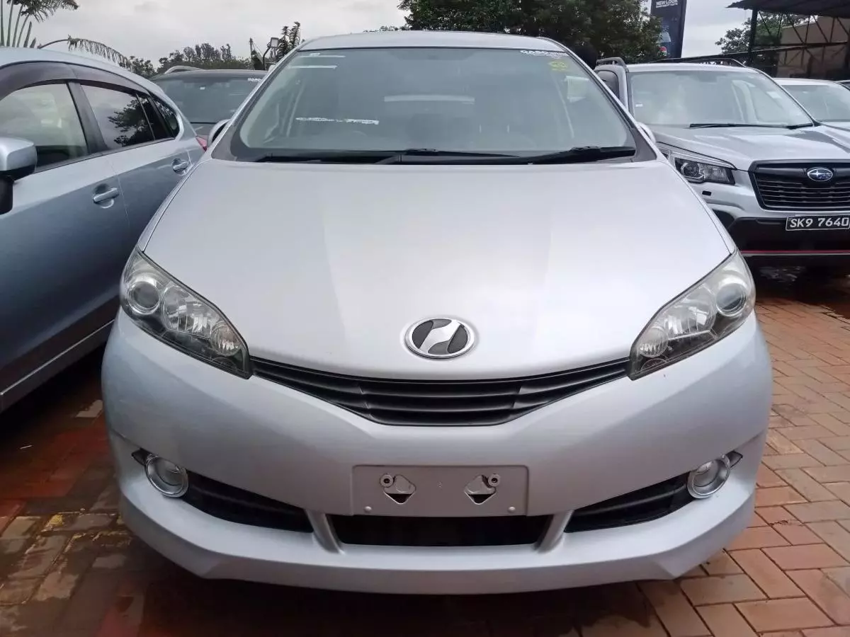 Toyota Wish   - 2010