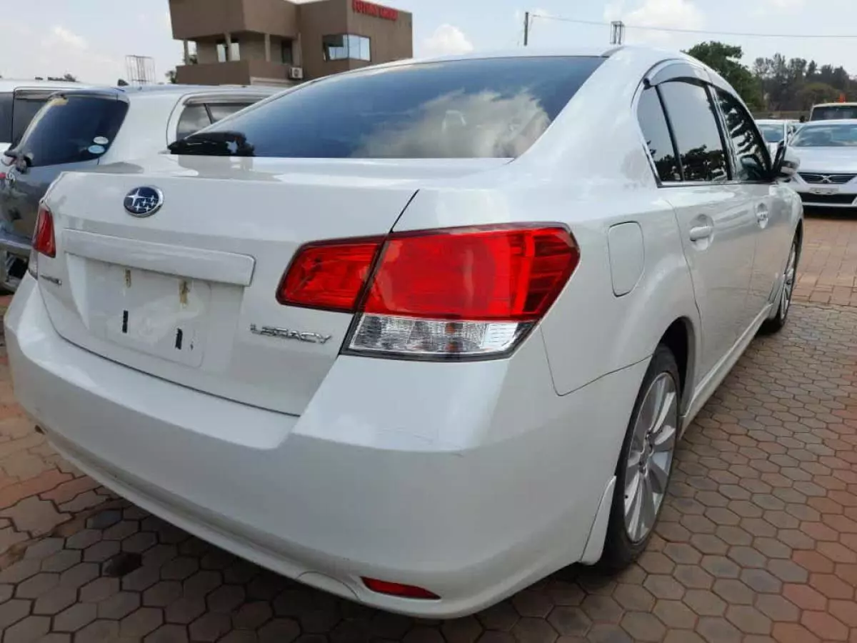 Subaru Legacy   - 2008
