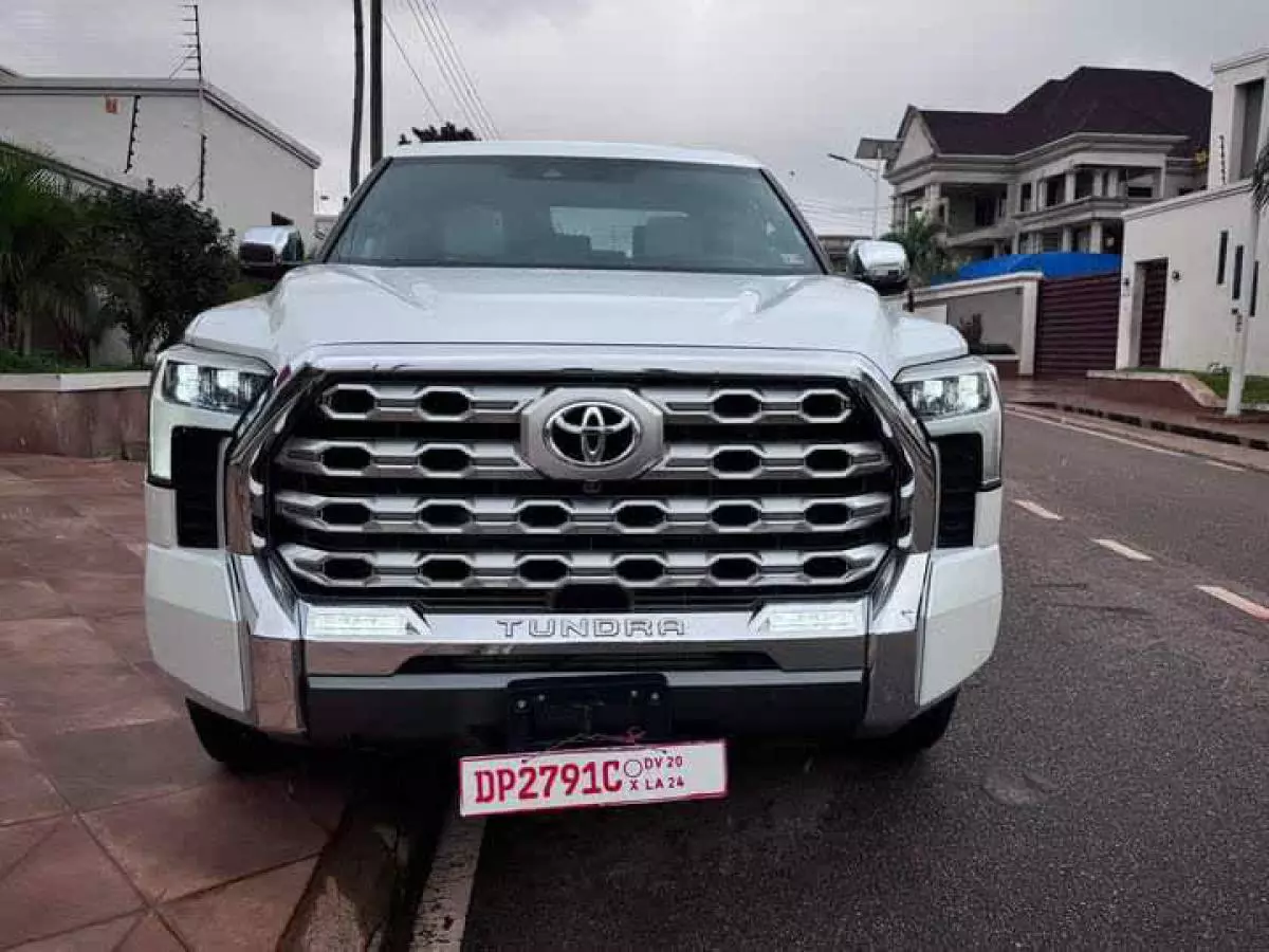 Toyota Tundra   - 2023