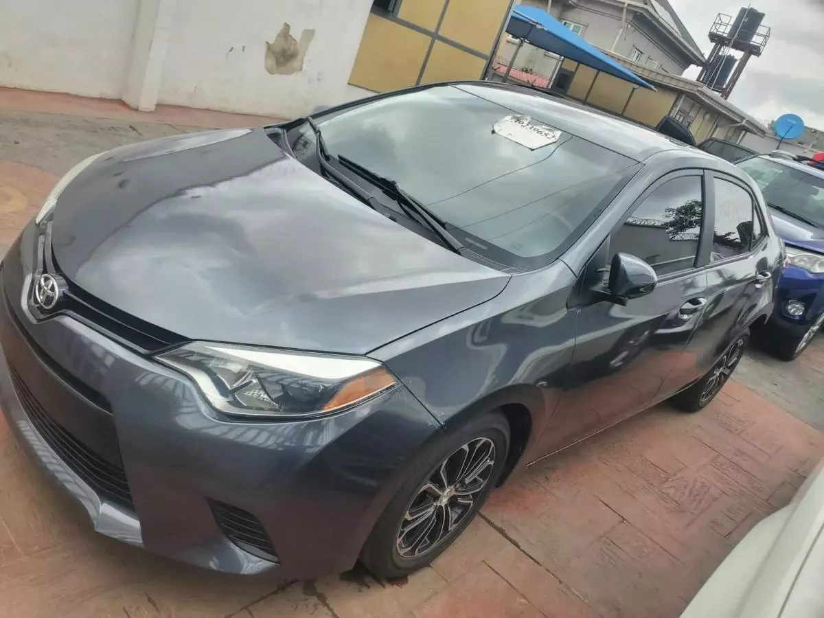 Toyota Corolla   - 2016