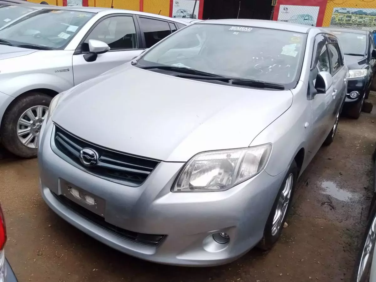 Toyota Fielder    - 2011