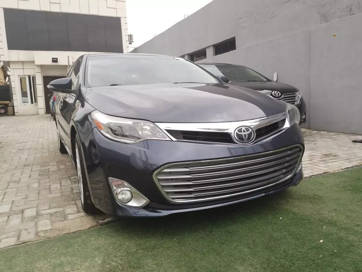 Toyota Avalon   - 2016