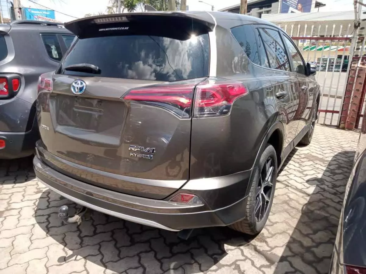 Toyota Rav 4 Hybrid - 2015