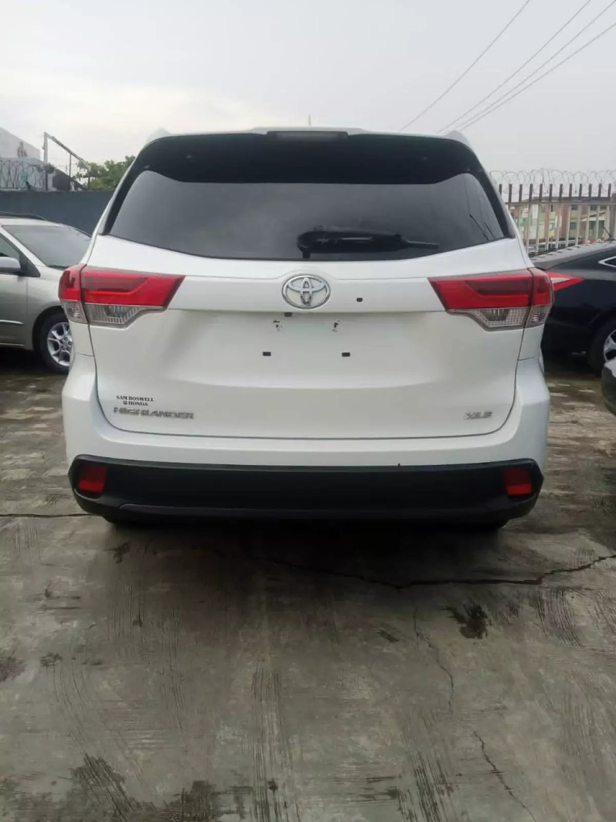 Toyota Highlander   - 2016