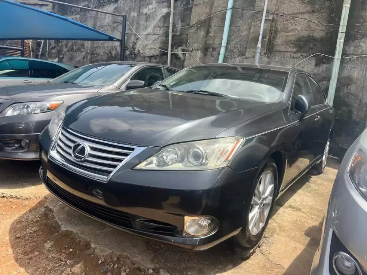 Lexus ES 350   - 2010