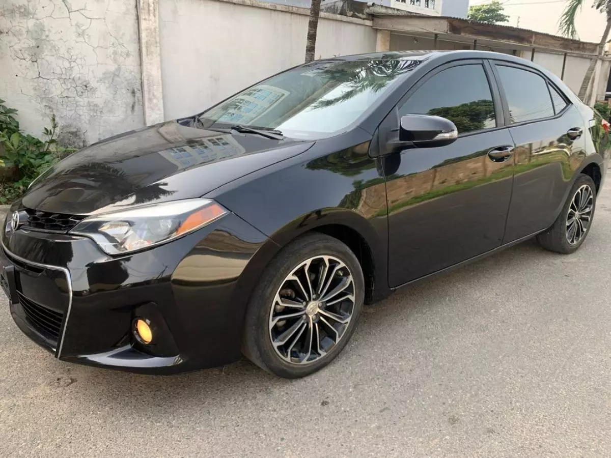 Toyota Corolla   - 2015