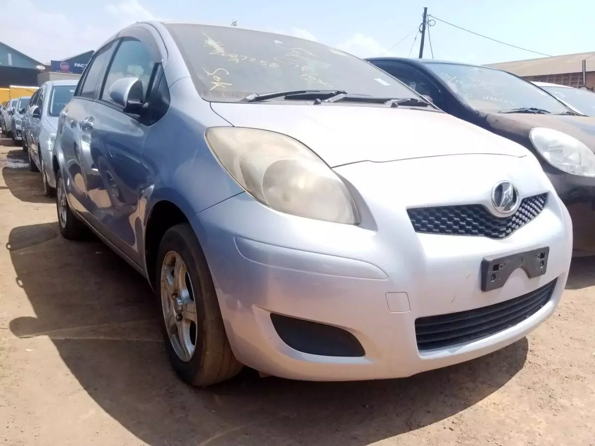 Toyota Vitz   - 2009