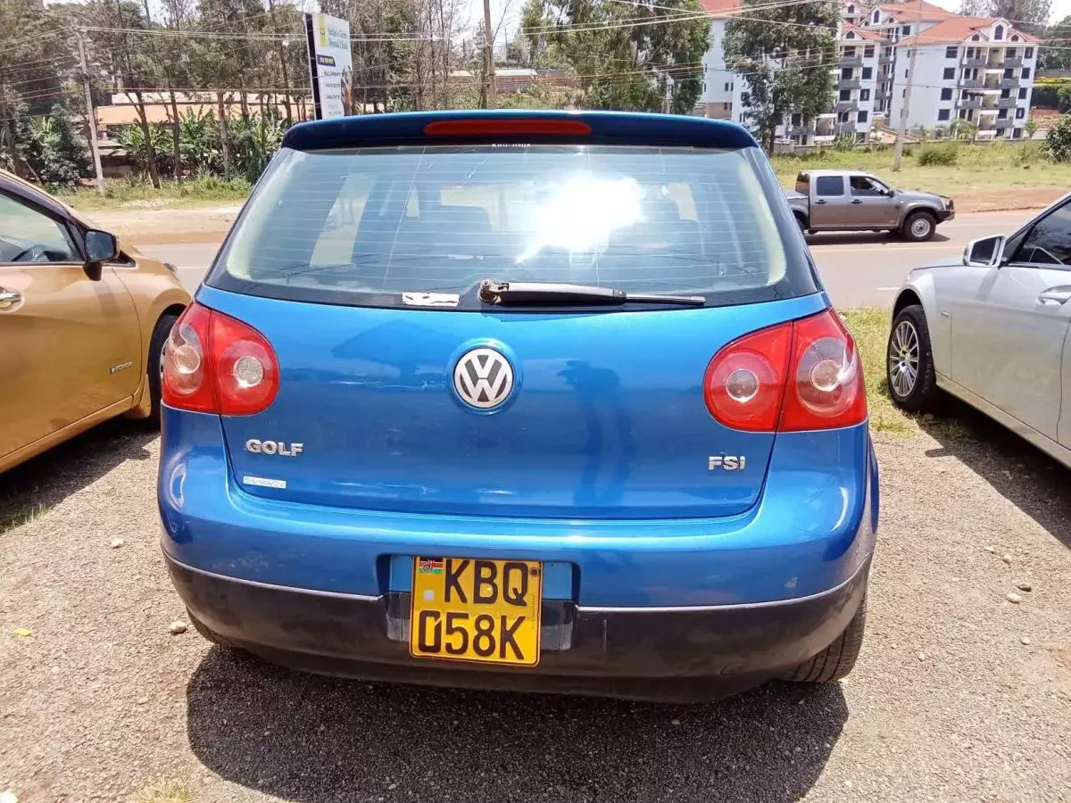 Volkswagen Golf   - 2004