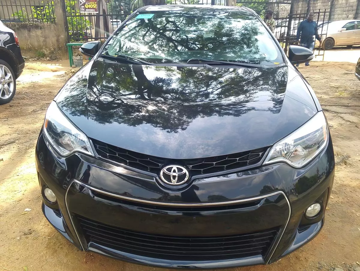 Toyota Corolla   - 2014