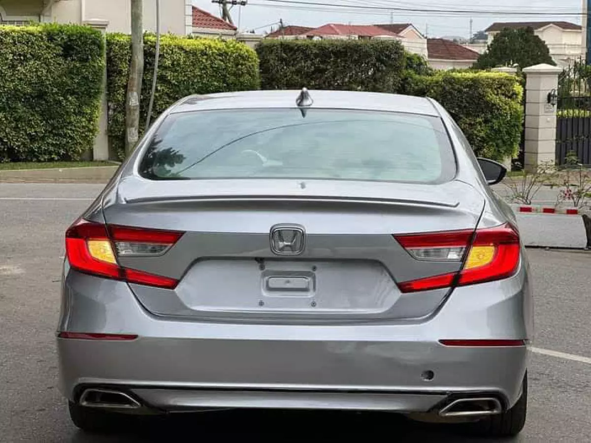 Honda Accord   - 2019