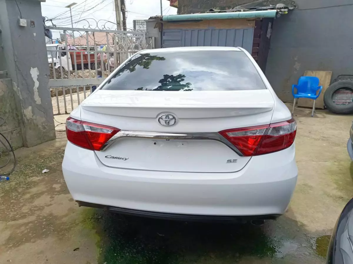 Toyota Camry   - 2015