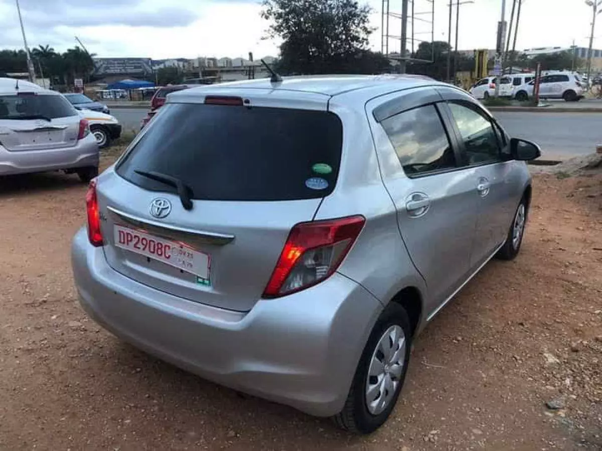 Toyota Vitz   - 2012