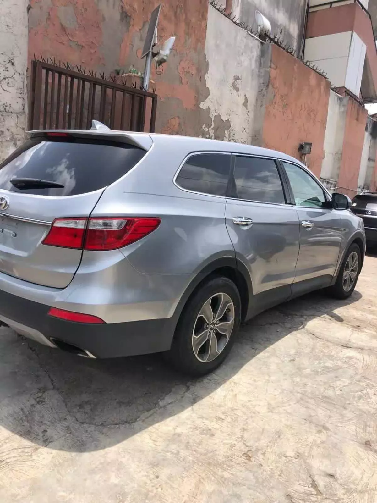 Hyundai Santa Fe   - 2013