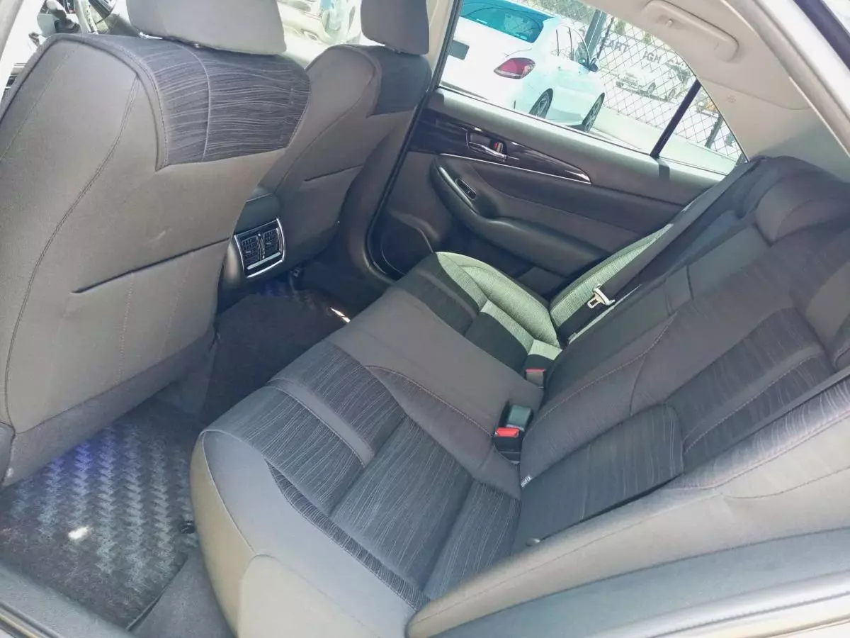 Toyota Crown Athlete  - 2015