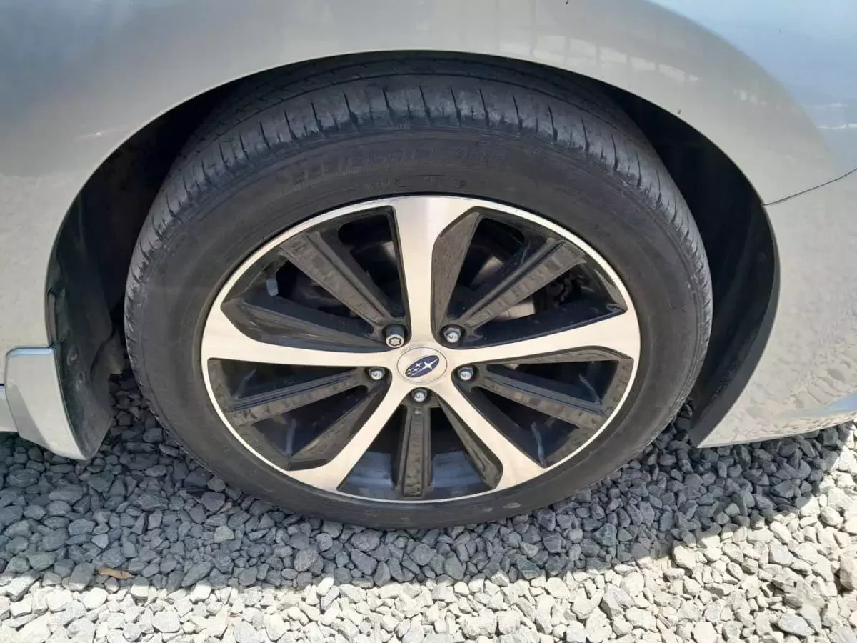 Subaru Legacy B4 - 2014