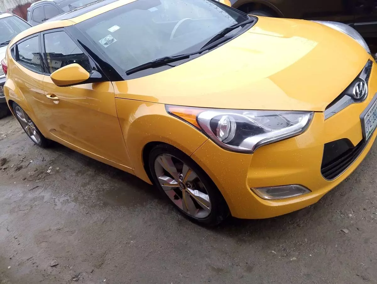 Hyundai Veloster   - 2017