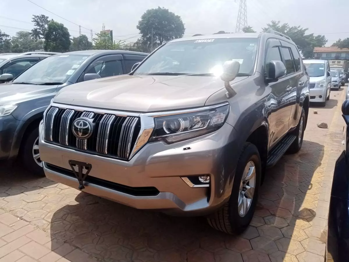 Toyota Landcruiser Prado   - 2017