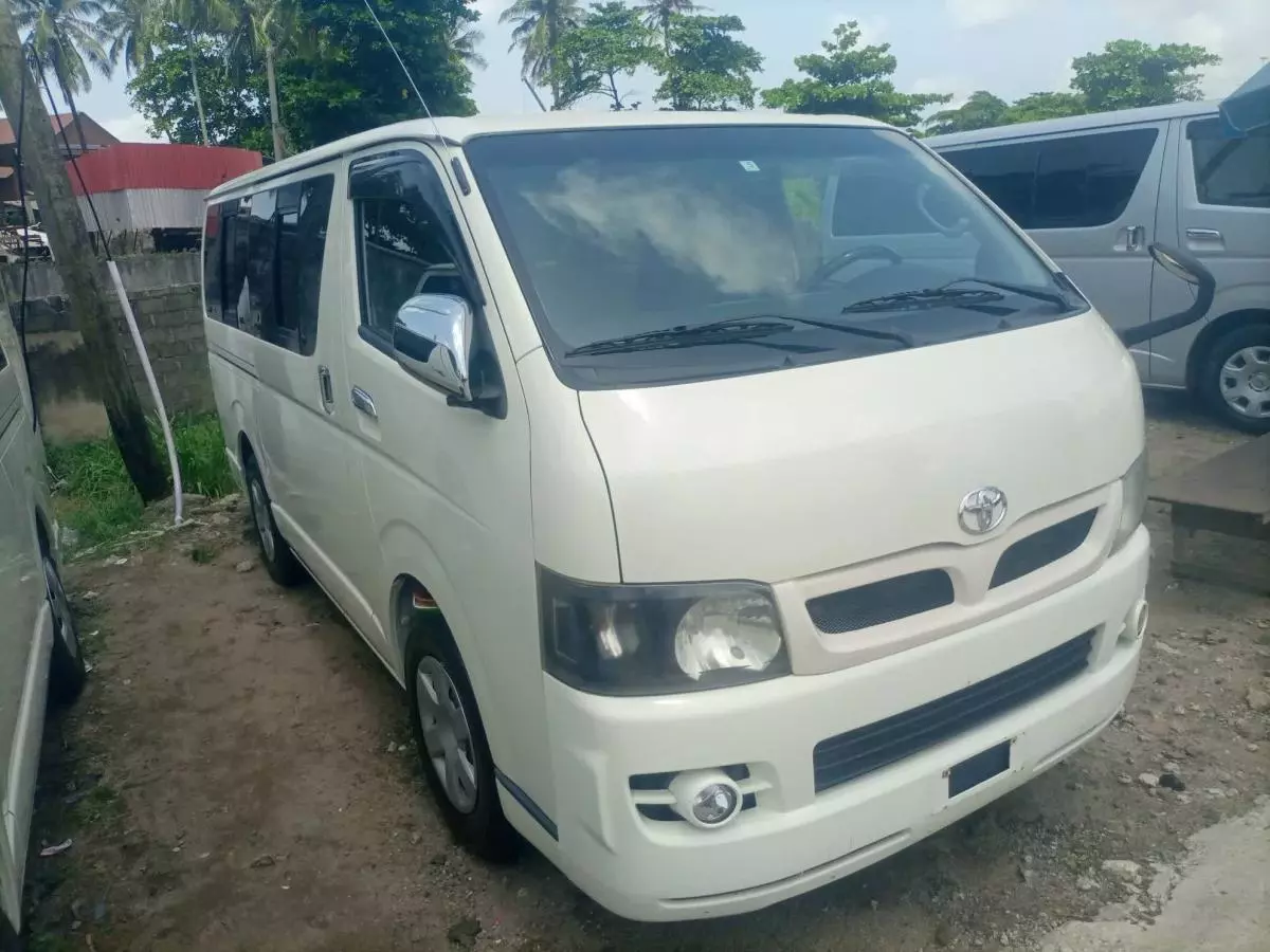 Toyota Hiace   - 2007