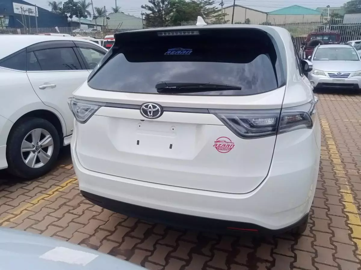 Toyota Harrier   - 2014