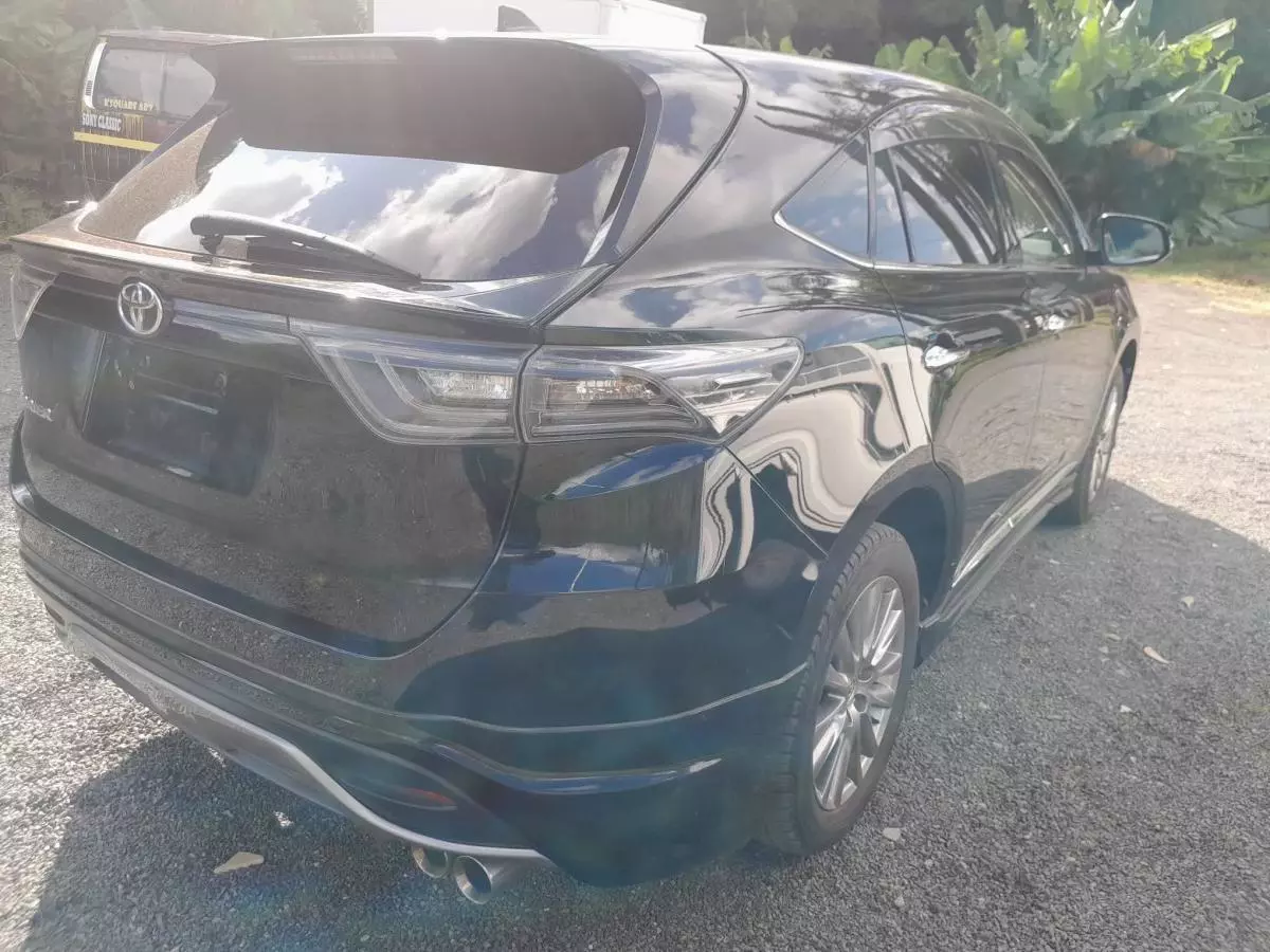 Toyota Harrier   - 2016