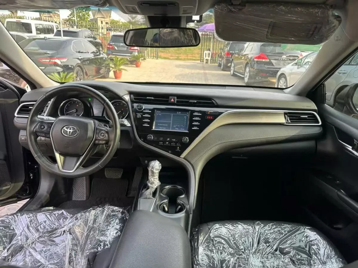 Toyota Camry   - 2018