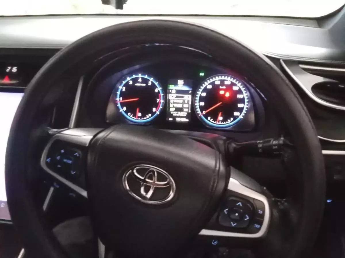 Toyota Harrier   - 2014