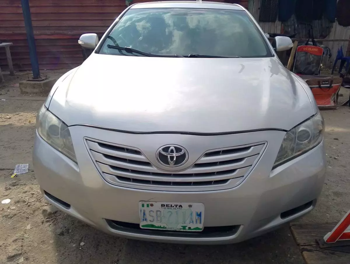 Toyota Camry   - 2009