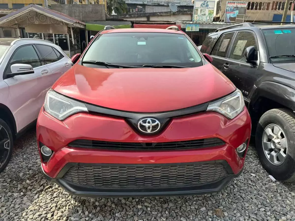 Toyota RAV 4   - 2018