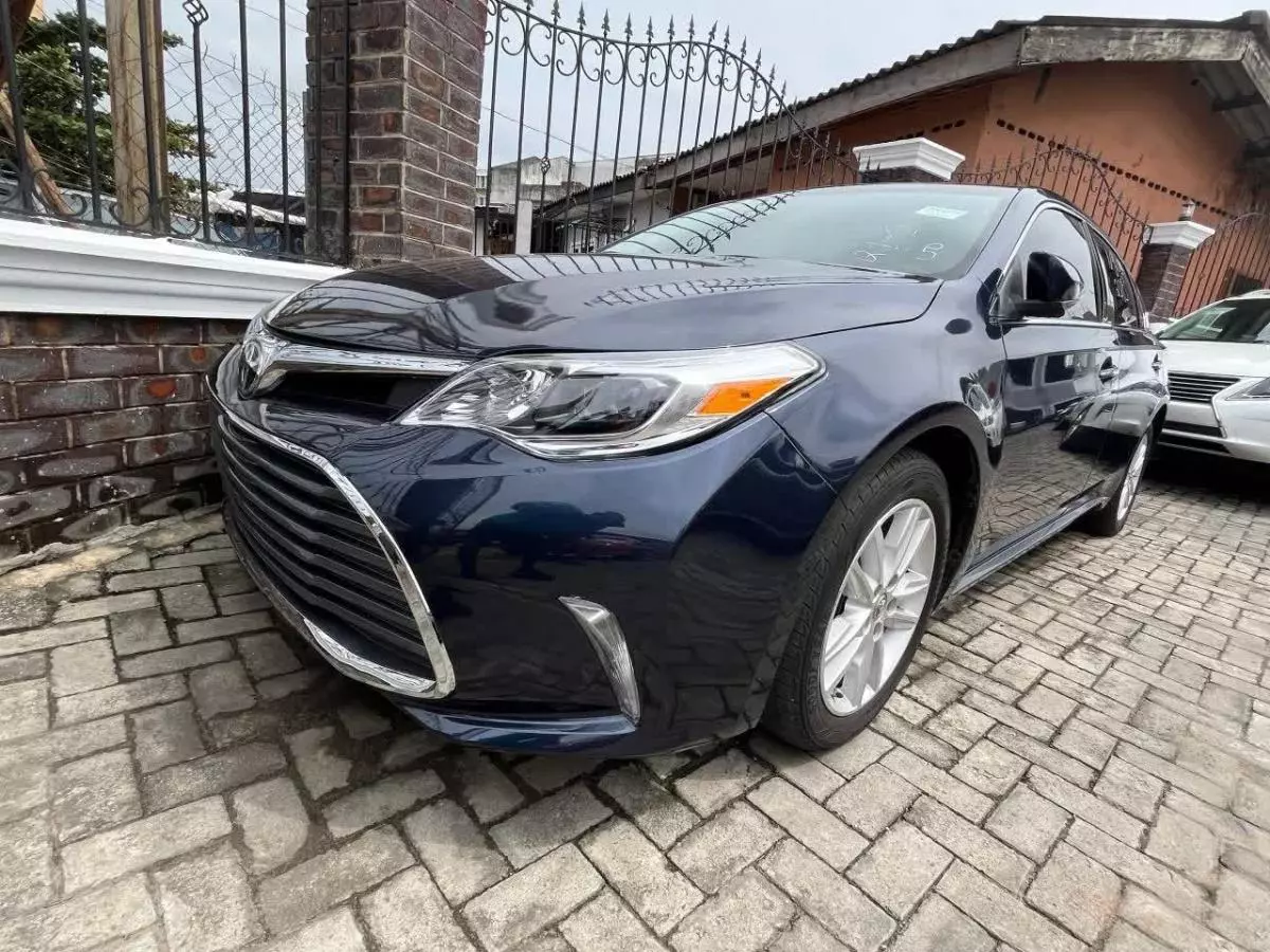 Toyota Avalon   - 2014