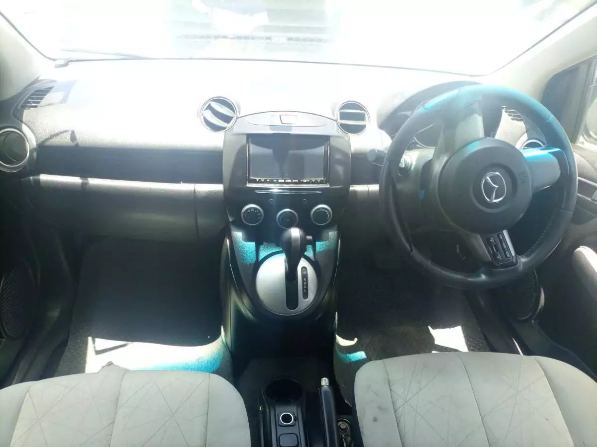 Mazda Demio    - 2011