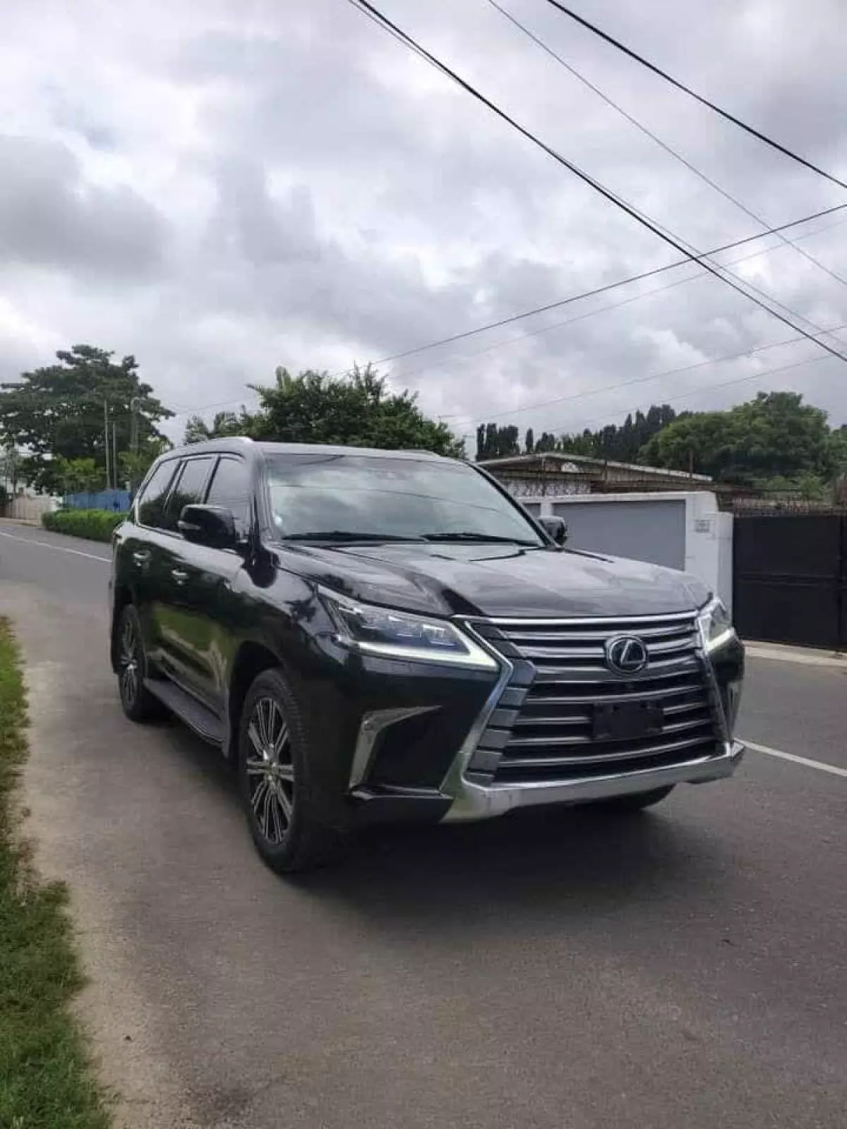 Lexus LX 570   - 2018